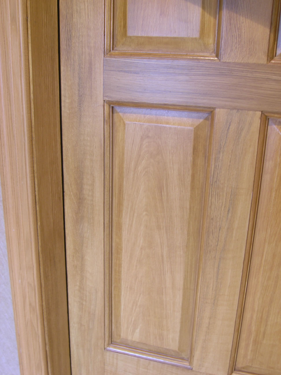 Grained door light oak